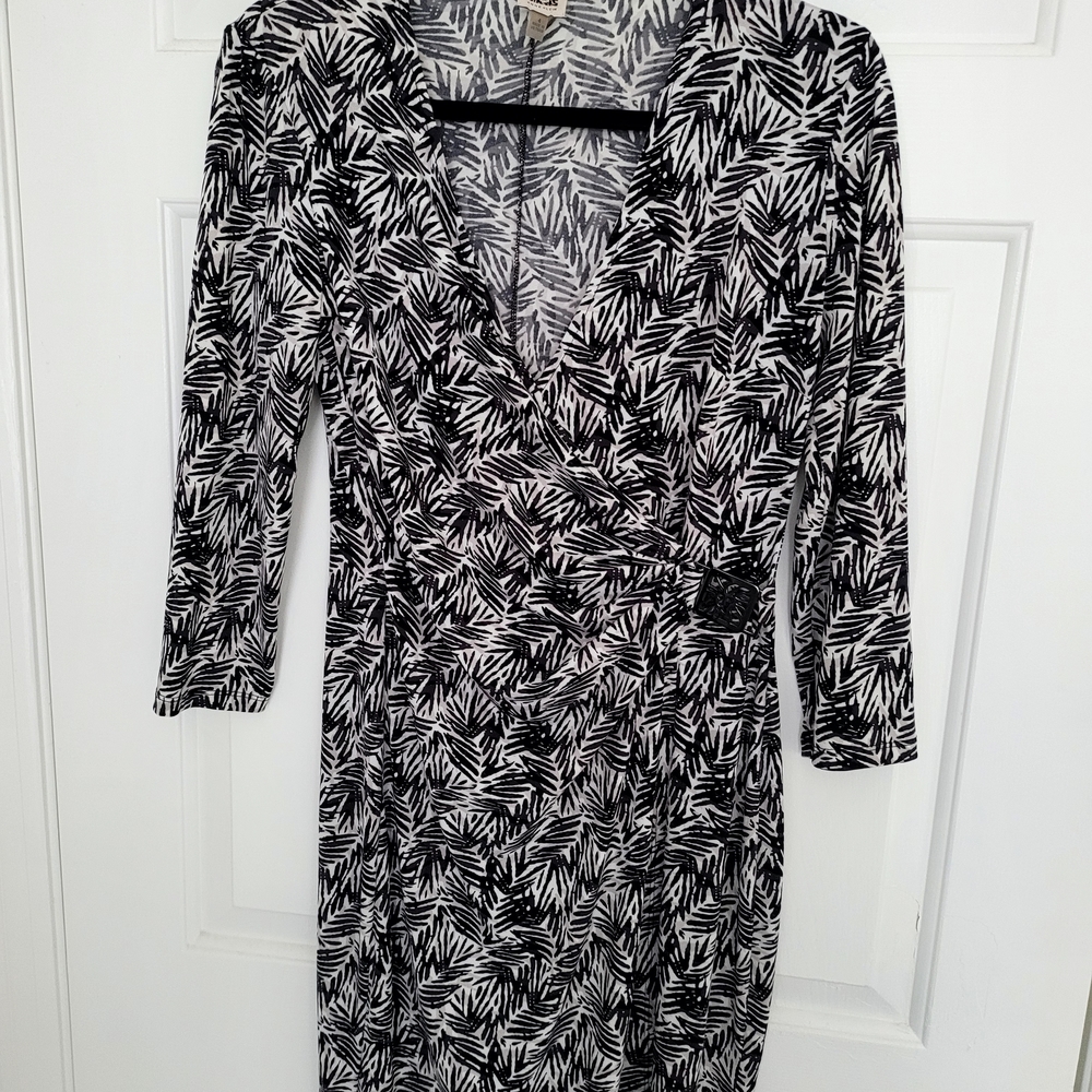 Anne Klein Black and White Leaf-Print Wrap Dress